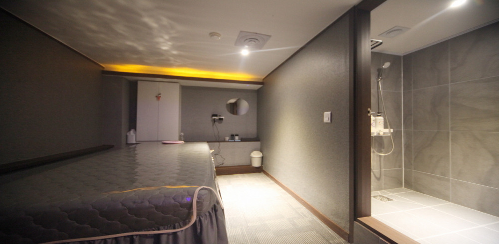 평촌역 인근 태국관리사 마사지 전문 코코스웨디시의 아늑한 내부 시설 안내