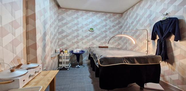 목동동 한국관리사, 중국관리사 마사지샵 힐링테라피의 쾌적한 관리실 내부 모습