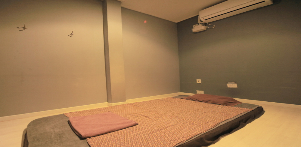 두호동 태국마사지 전문 킹타이의 깔끔하고 정돈된 내부 전경