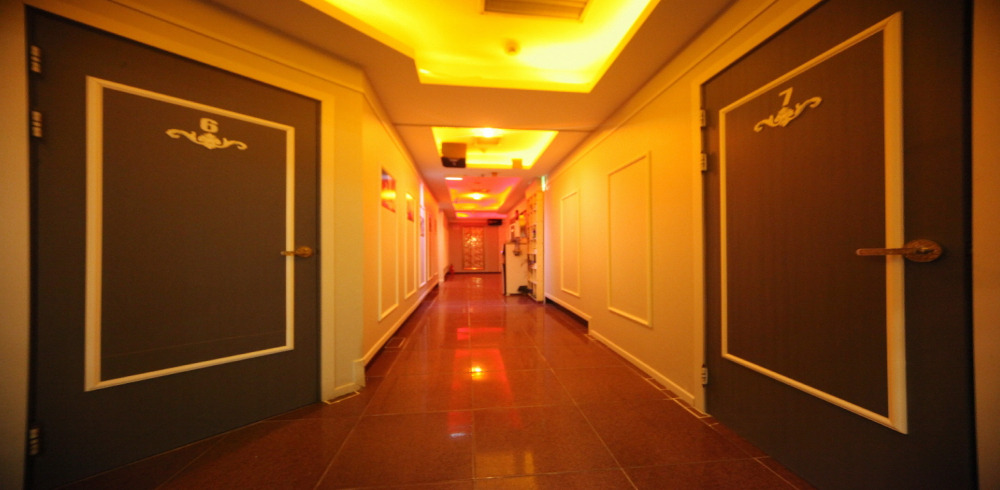 부평동 태국마사지 전문 S클래스테라피의 깔끔하고 정돈된 내부 전경