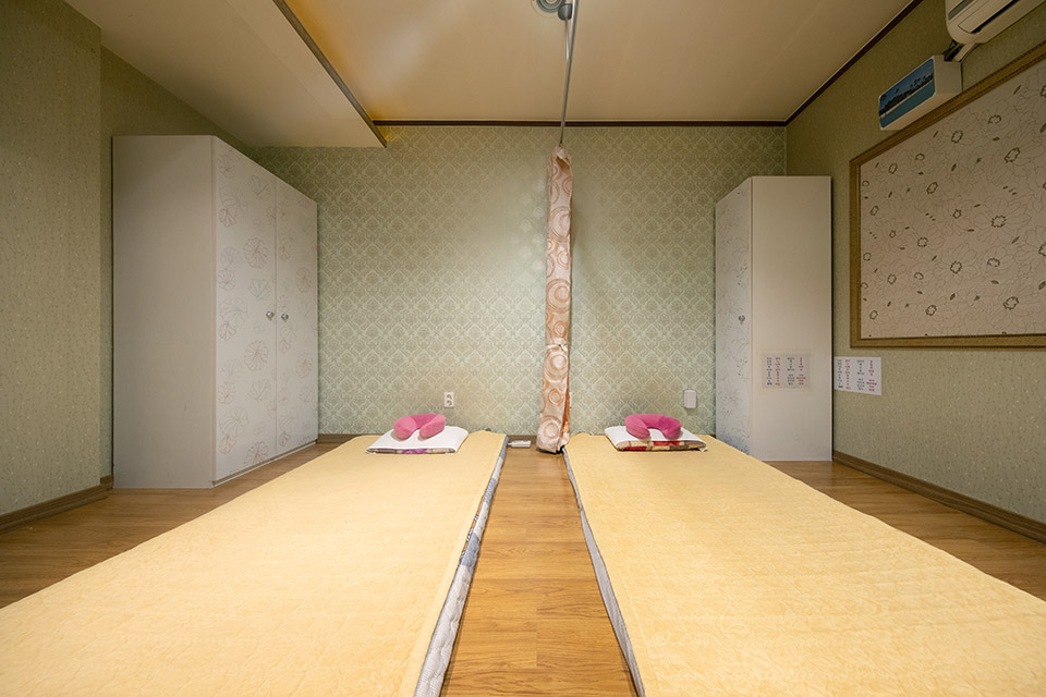 태국마사지 서비스가 제공되는 인창동 왓포전통마사지 매장 내부 사진