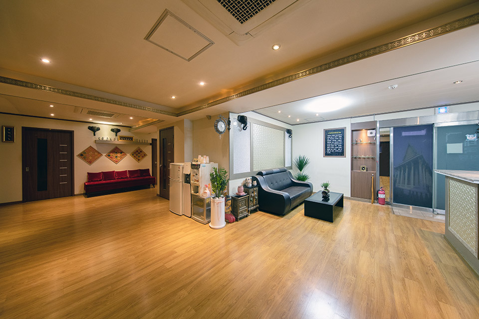 인창동 태국관리사 마사지샵 왓포전통마사지의 쾌적한 관리실 내부 모습