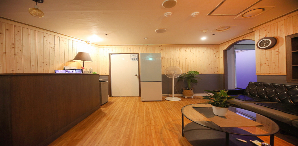 삼성동 한국관리사 마사지샵 G스웨디시의 쾌적한 관리실 내부 모습