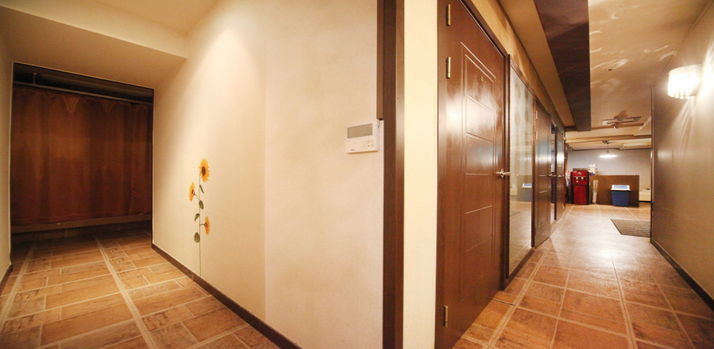 강남역,신논현역,언주역,역삼역,선정릉역 주변 태국마사지 추천 매장 플러스의 전체적인 인테리어 모습