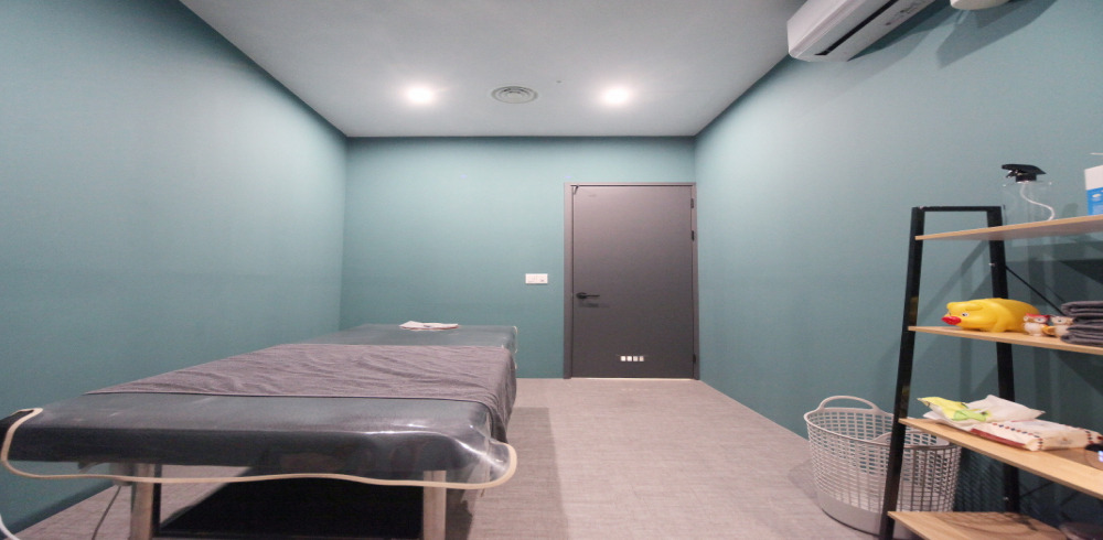 상암동 한국관리사 마사지샵 레옹스웨디시의 쾌적한 관리실 내부 모습