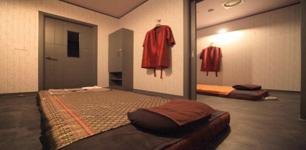 구래동 태국마사지 전문 방콕왓포타이의 깔끔하고 정돈된 내부 전경