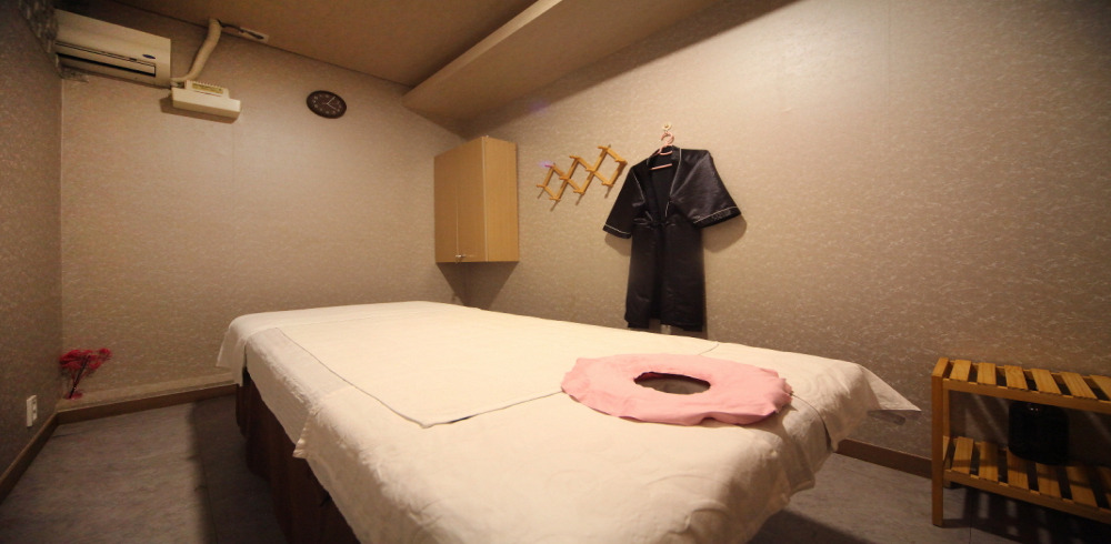 상현동 중국마사지 전문 스마일아로마의 깔끔하고 정돈된 내부 전경