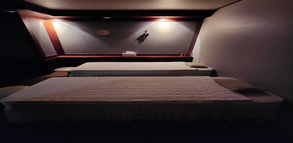 연동 한국관리사 마사지샵 제주발건강센터의 쾌적한 관리실 내부 모습