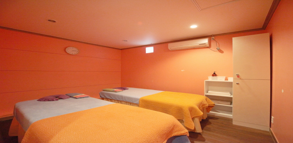 지산동 중국마사지 전문 홍중국전통의 깔끔하고 정돈된 내부 전경