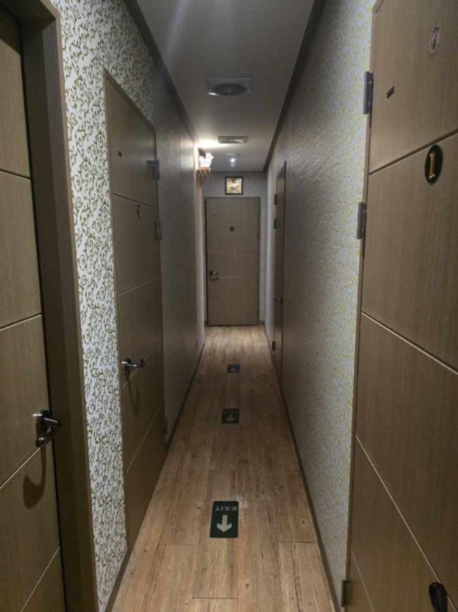 오산동 스웨디시 전문 스타아로마의 깔끔하고 정돈된 내부 전경