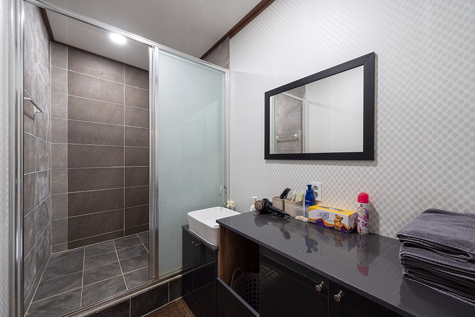 연수동 태국마사지 전문 창태국전통의 깔끔하고 정돈된 내부 전경