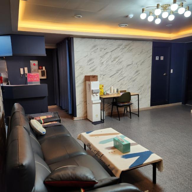 요선동 태국관리사 마사지샵 퀸아로마의 쾌적한 관리실 내부 모습