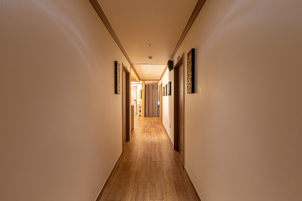 달동 태국마사지 전문 룬타이&아로마의 깔끔하고 정돈된 내부 전경