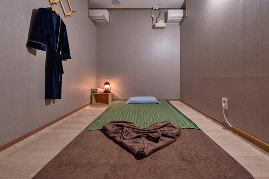 덕신리 태국관리사 마사지샵 더타이의 쾌적한 관리실 내부 모습