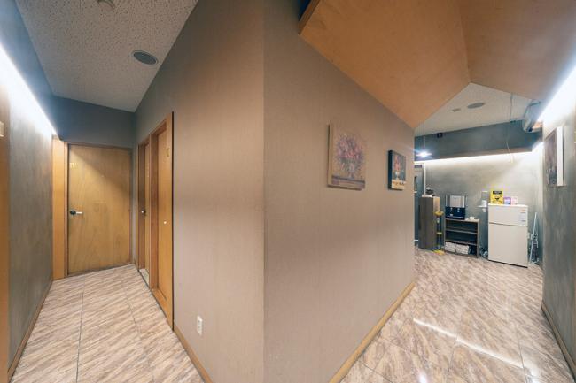 신상리 인근 마사지 잘하는 곳 에이스테라피 청결하게 관리된 내부 시설