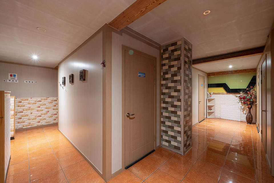 주변 태국마사지 추천 매장 에덴마사지의 전체적인 인테리어 모습