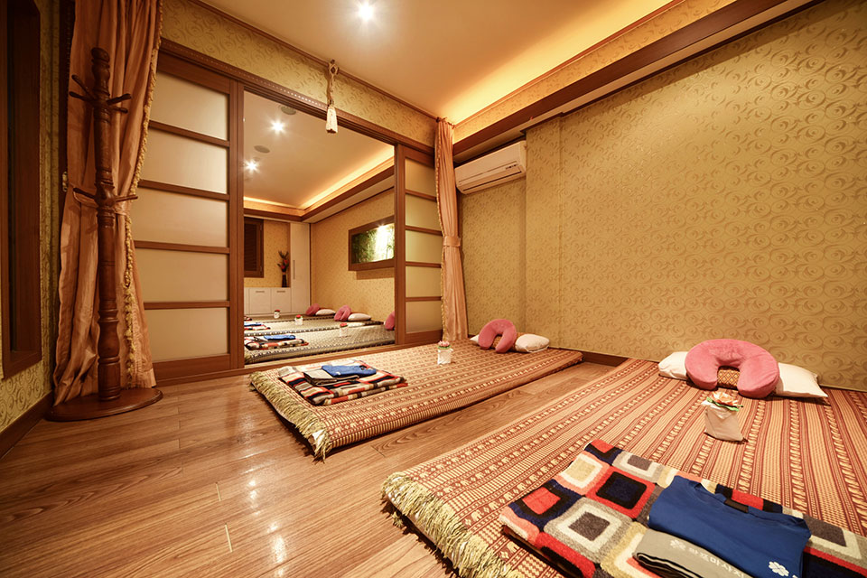 삼전동 태국마사지 전문 휴아로마의 깔끔하고 정돈된 내부 전경