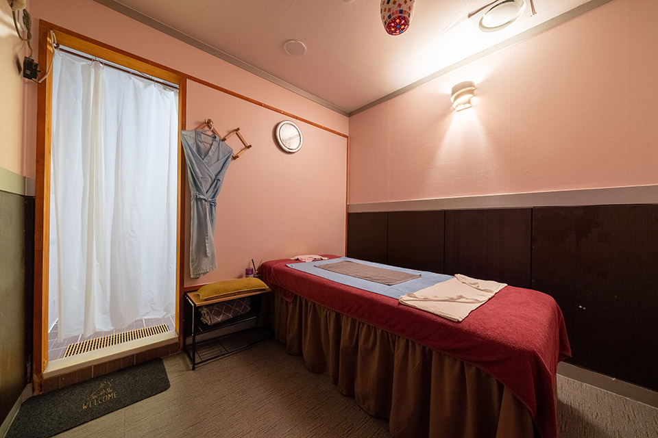 운서동 태국마사지 전문 힐아로마의 깔끔하고 정돈된 내부 전경