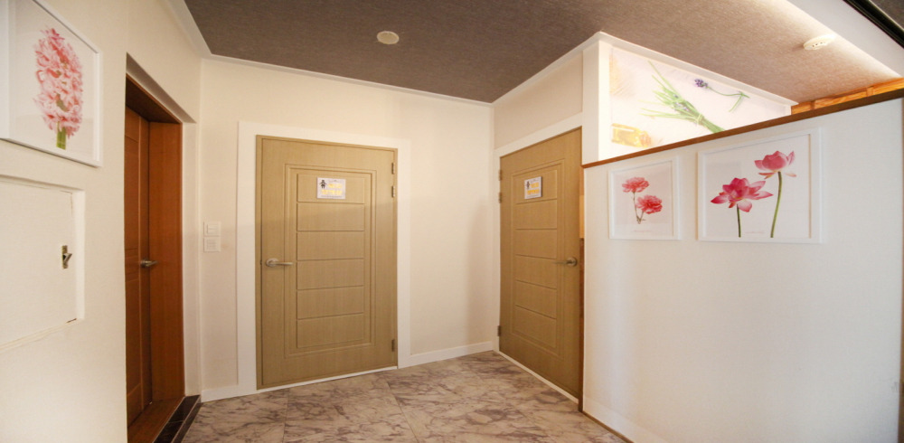 달동 한국마사지 전문 글로리아로마의 깔끔하고 정돈된 내부 전경