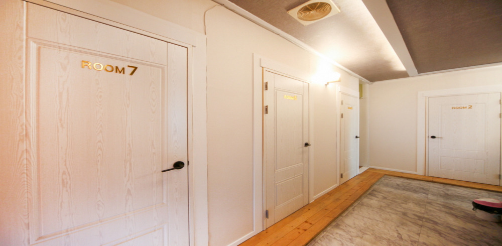 달동 한국마사지 전문 글로리아로마의 깔끔하고 정돈된 내부 전경