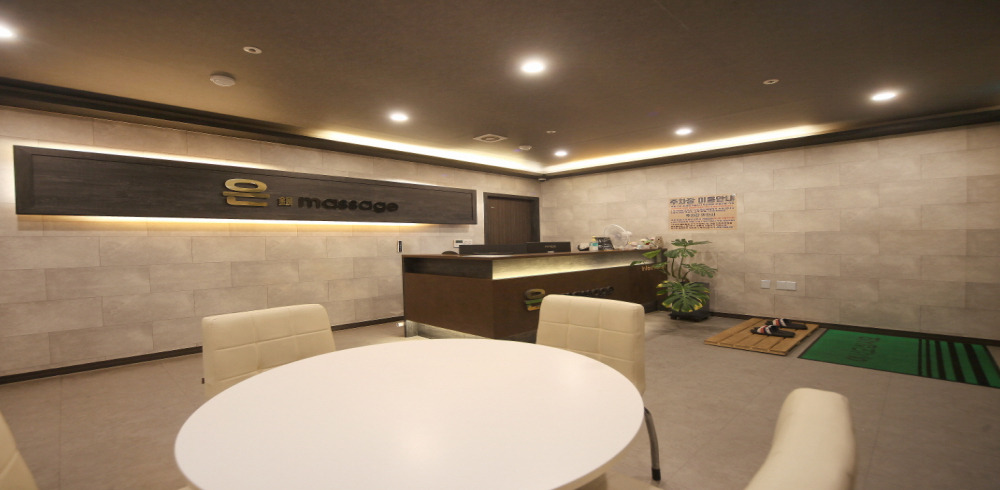 송산역 인근 스웨디시 서비스가 제공되는 드레스룸의 전체 시설