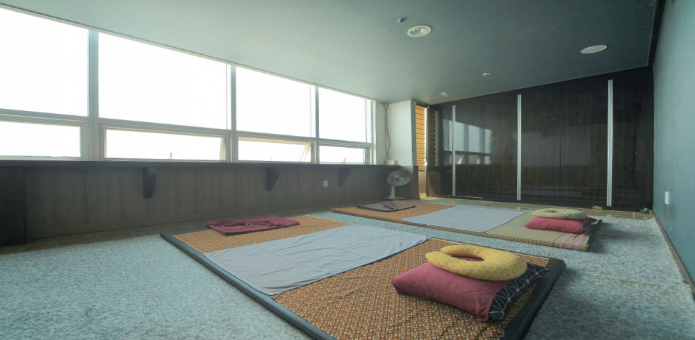 신호동 태국마사지 전문 하임타이의 깔끔하고 정돈된 내부 전경