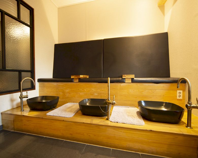 태국마사지 서비스가 제공되는 수석리 뷰타이 매장 내부 사진