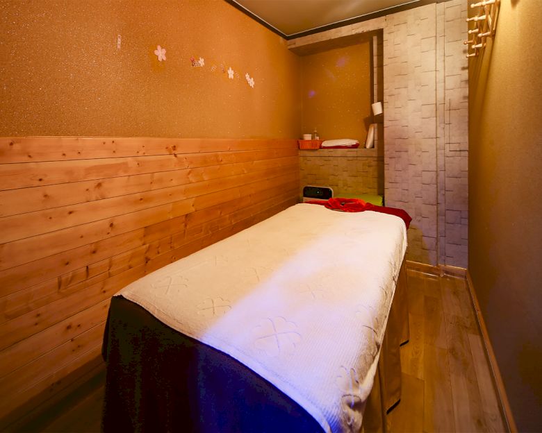 장대동 한국관리사 마사지샵 동양제일마사지의 쾌적한 관리실 내부 모습