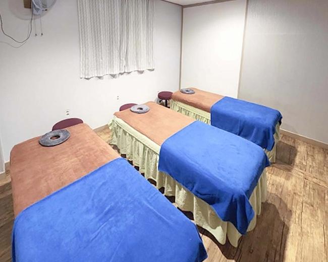 한국마사지 서비스가 제공되는 연동 힐링존아로마 매장 내부 사진