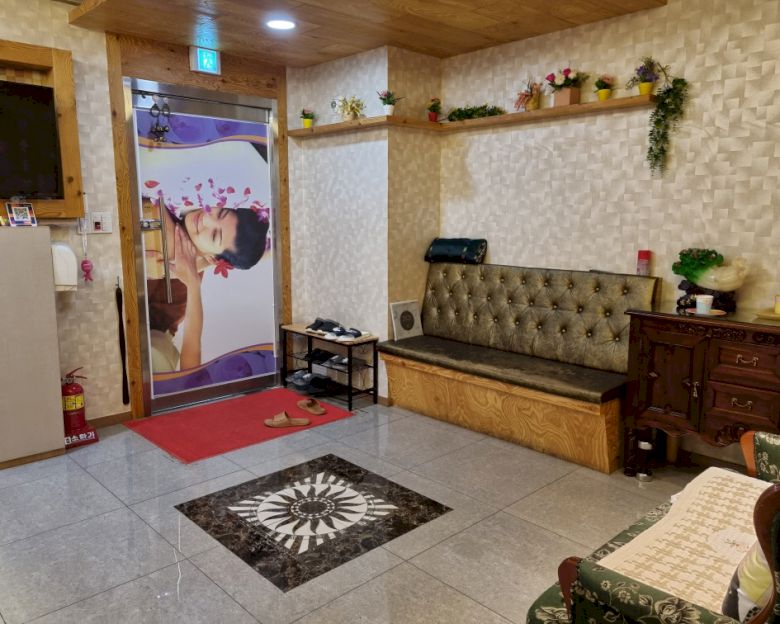 감계리 중국관리사 마사지샵 퀸중국전통마사지의 쾌적한 관리실 내부 모습