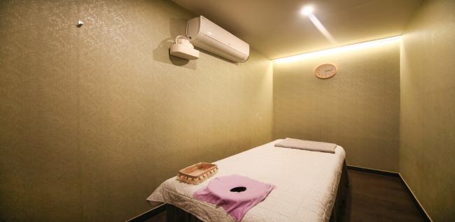 상남동 인근 아로마, 건식/스포츠, 커플관리, 풋케어 서비스가 제공되는 상하이마사지의 전체 시설