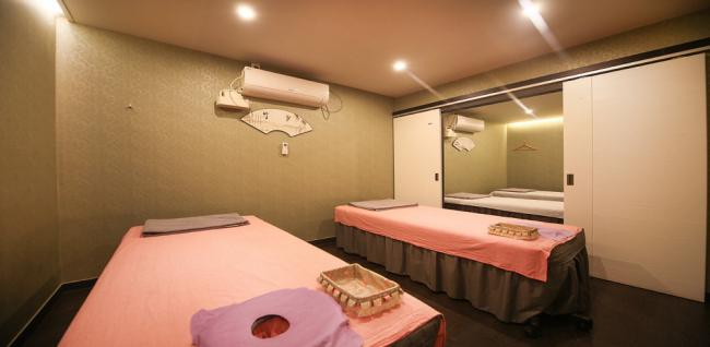 상남동에 위치한 아로마, 건식/스포츠, 커플관리, 풋케어 서비스 가능 상하이마사지 시설