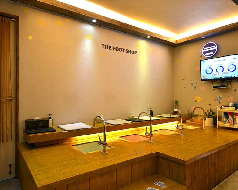 대천동 중국관리사 마사지샵 더풋샵의 쾌적한 관리실 내부 모습