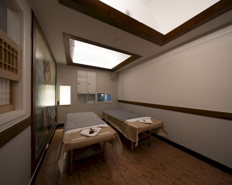 새절역,응암역에 위치한 아로마, 건식/스포츠, 커플관리, 풋케어 서비스 가능 더힐링 시설