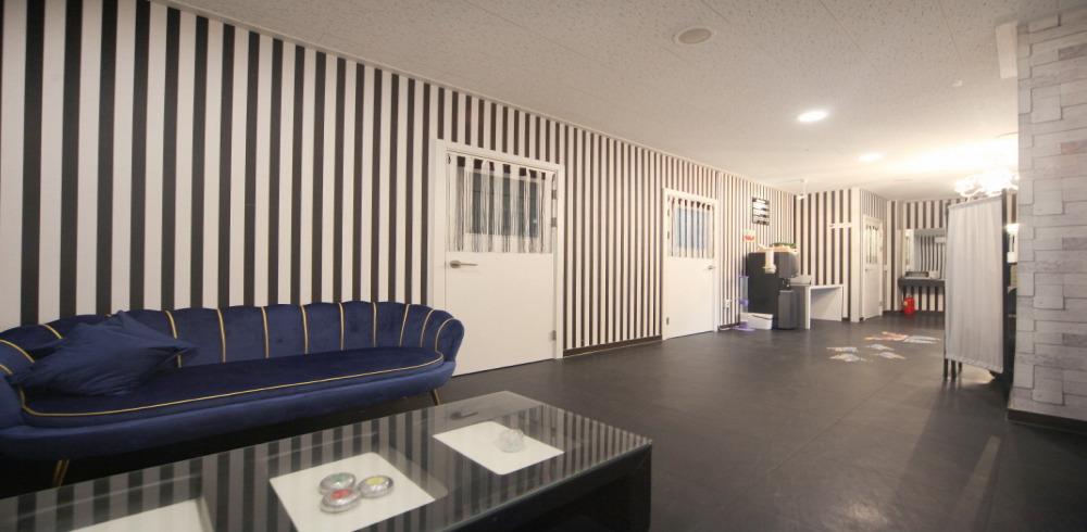 진사리 한국마사지 전문 힐링테라피의 깔끔하고 정돈된 내부 전경