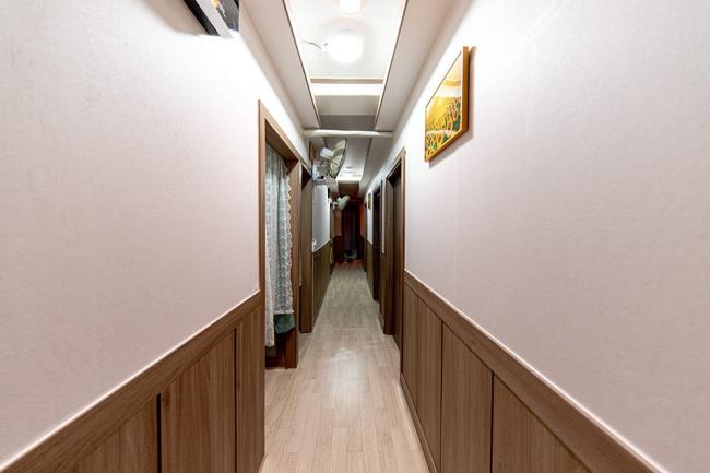 한국마사지 서비스가 제공되는 동문동 라인스트레칭 매장 내부 사진