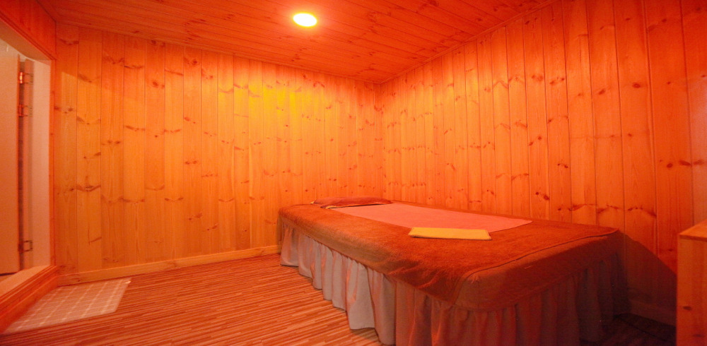 하길리 태국마사지 전문 365아로마마사지의 깔끔하고 정돈된 내부 전경