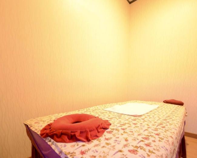 소하동 스웨디시 전문 풀하우스의 깔끔하고 정돈된 내부 전경