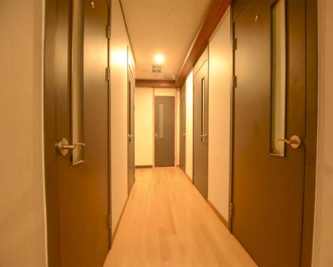 소하동 한국관리사, 중국관리사 마사지샵 풀하우스의 쾌적한 관리실 내부 모습