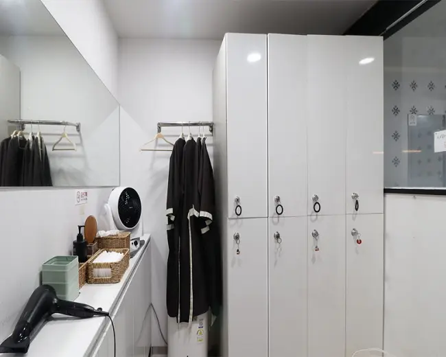 한국마사지 서비스가 제공되는 부전동 나마스떼 매장 내부 사진