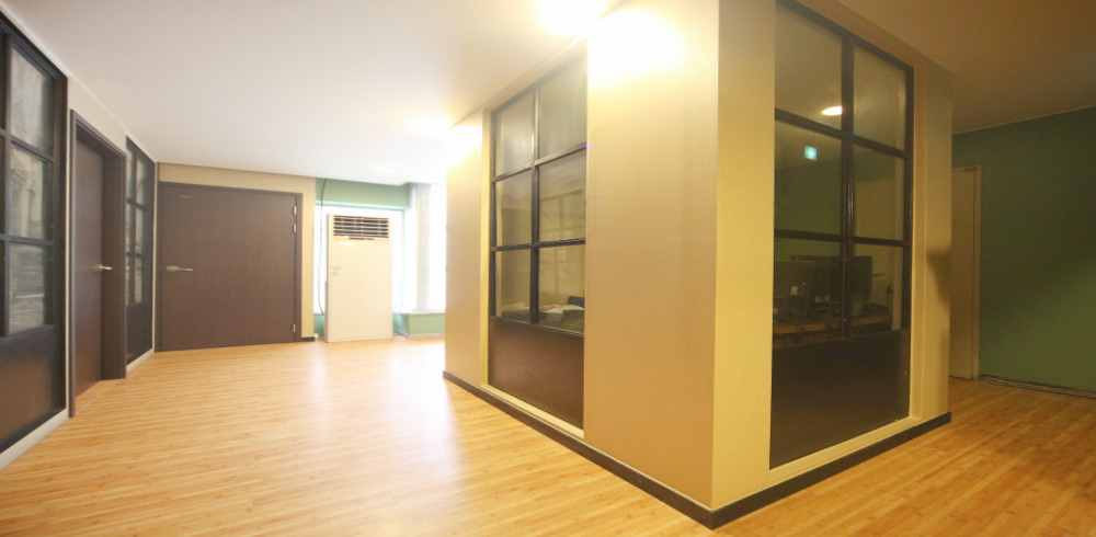 광화문역,시청역,회현역,종각역,명동역,안국역,을지로입구역,을지로3가역,종로3가역,충무로역,을지로4가역 주변 스웨디시 추천 매장 다룸스웨디시의 전체적인 인테리어 모습