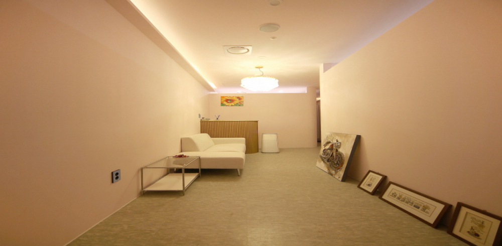 가락동 스웨디시 전문 망고테라피의 깔끔하고 정돈된 내부 전경