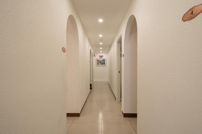 자갈치역,남포역,중앙역에 위치한 아로마, 건식/스포츠, 커플관리, 풋케어 서비스 가능 타워힐테라피 시설