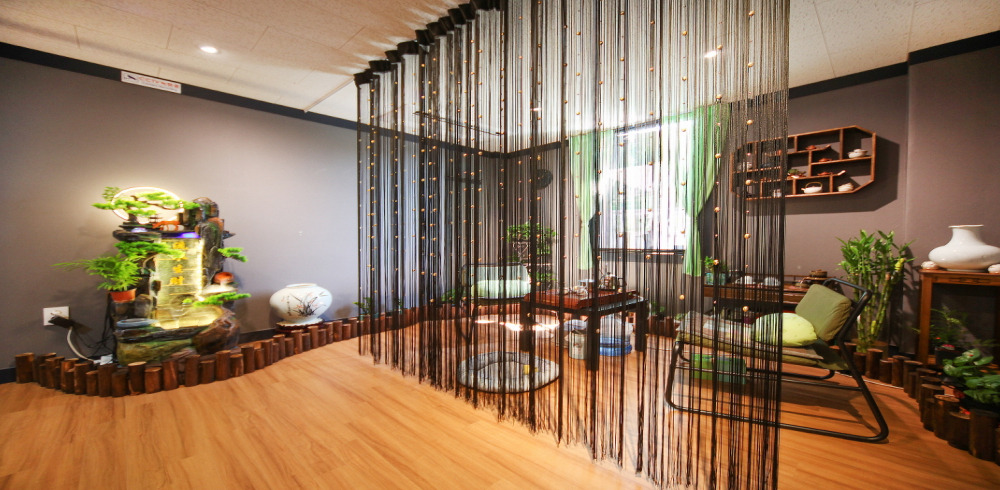 능평동 중국마사지 전문 수기명가마사지의 깔끔하고 정돈된 내부 전경