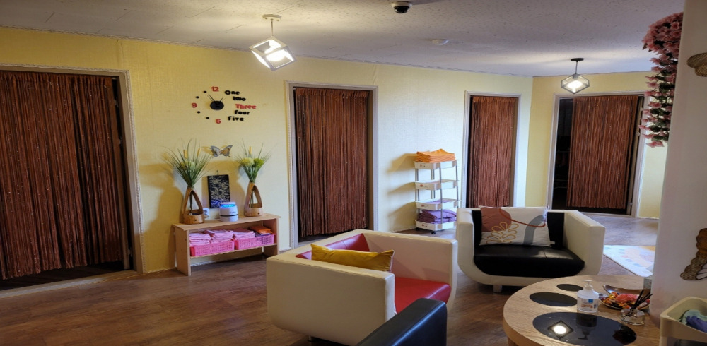 동명동 인근 아로마, 건식/스포츠, 커플관리, 풋케어 서비스가 제공되는 올인아로마의 전체 시설