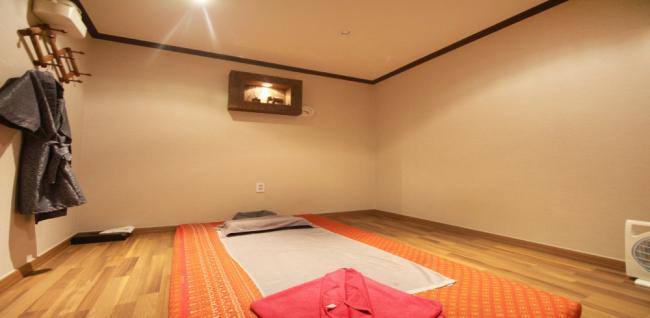 충렬사역,안락역,명장역 주변 태국마사지 추천 매장 타이365의 전체적인 인테리어 모습