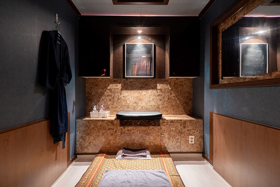 대림동 태국마사지 전문 뉴골드타이의 깔끔하고 정돈된 내부 전경