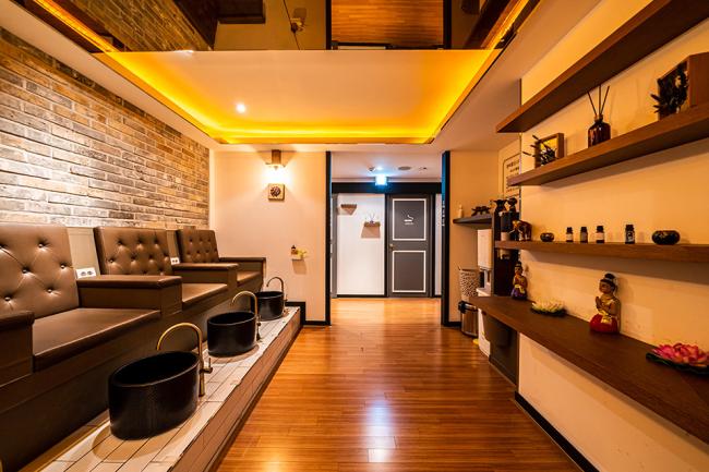 반월당역,중앙로역,대구역,경대병원역,현충로역,칠성시장역 주변 태국마사지 추천 매장 삼덕마사지의 전체적인 인테리어 모습