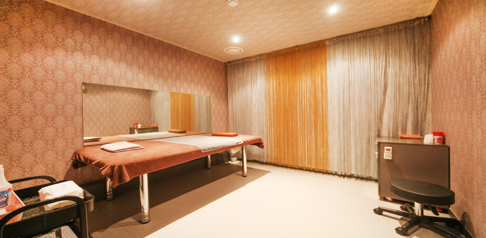 명지동 태국관리사 마사지샵 킹타이마사지의 쾌적한 관리실 내부 모습