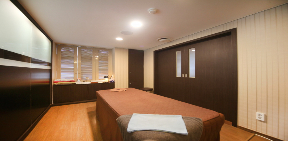 이상윤 경혈마사지 - 사직동 종합운동장역 인근 주차가능, 샤워가능, 커플실, 단체예약, 남/여공용샵 완비된 마사지 시설